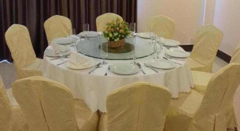 Jun Yue Hotel Phnom Penh Exterior foto