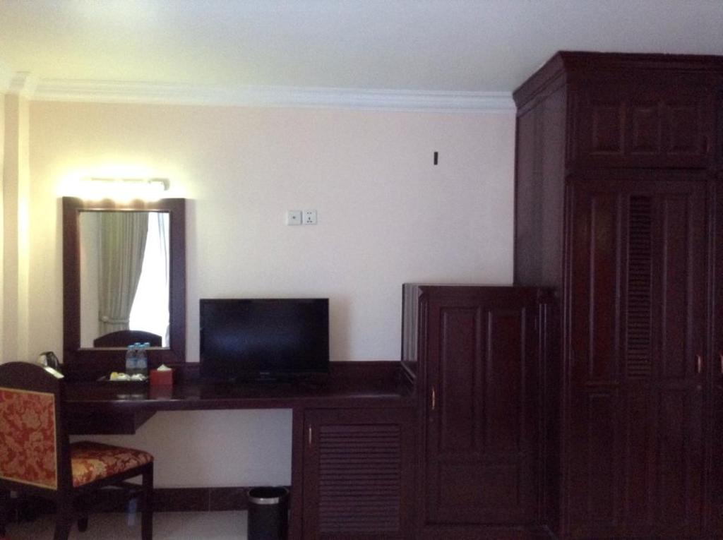Jun Yue Hotel Phnom Penh Exterior foto