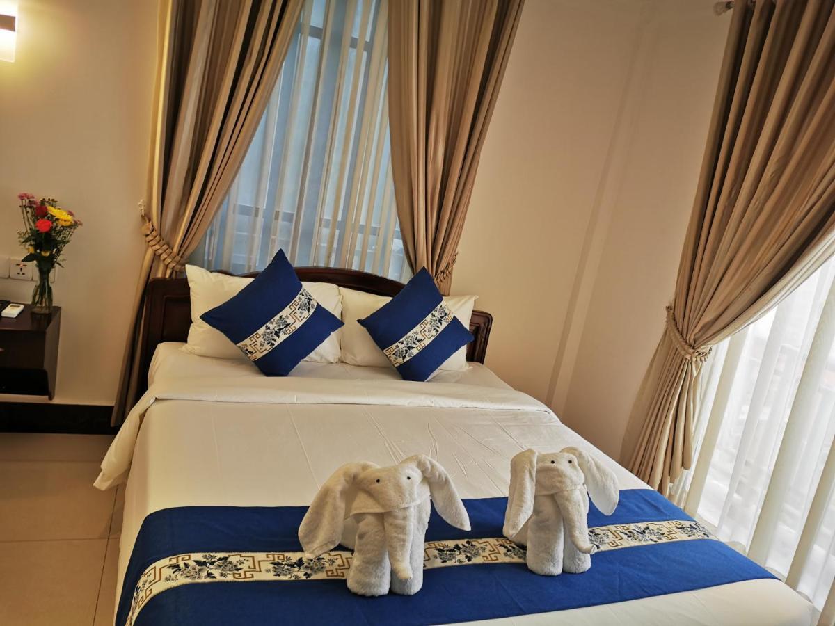Jun Yue Hotel Phnom Penh Exterior foto